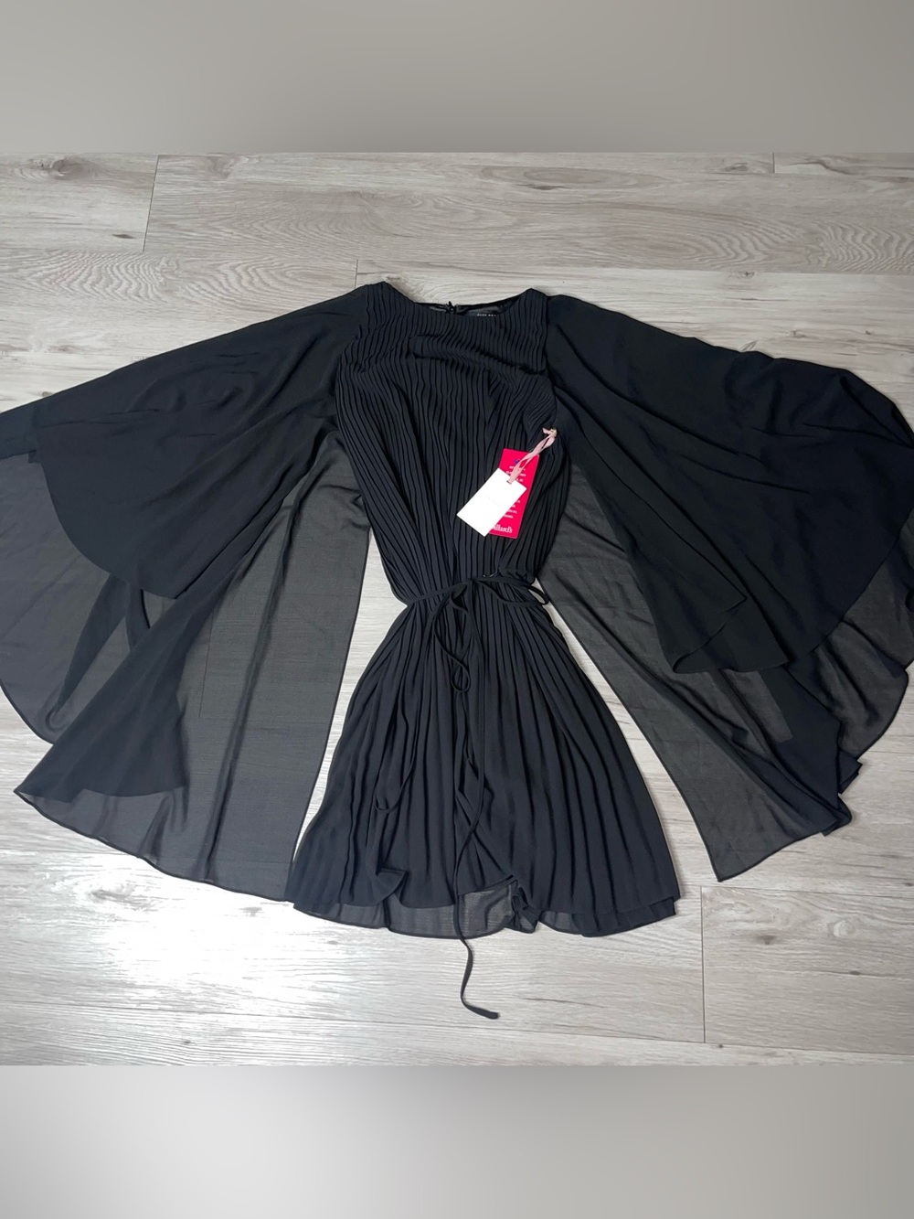 NWT Alex Marie Jordan Cape Dress 8 Quiet Luxury Designer Elegant Business Chic